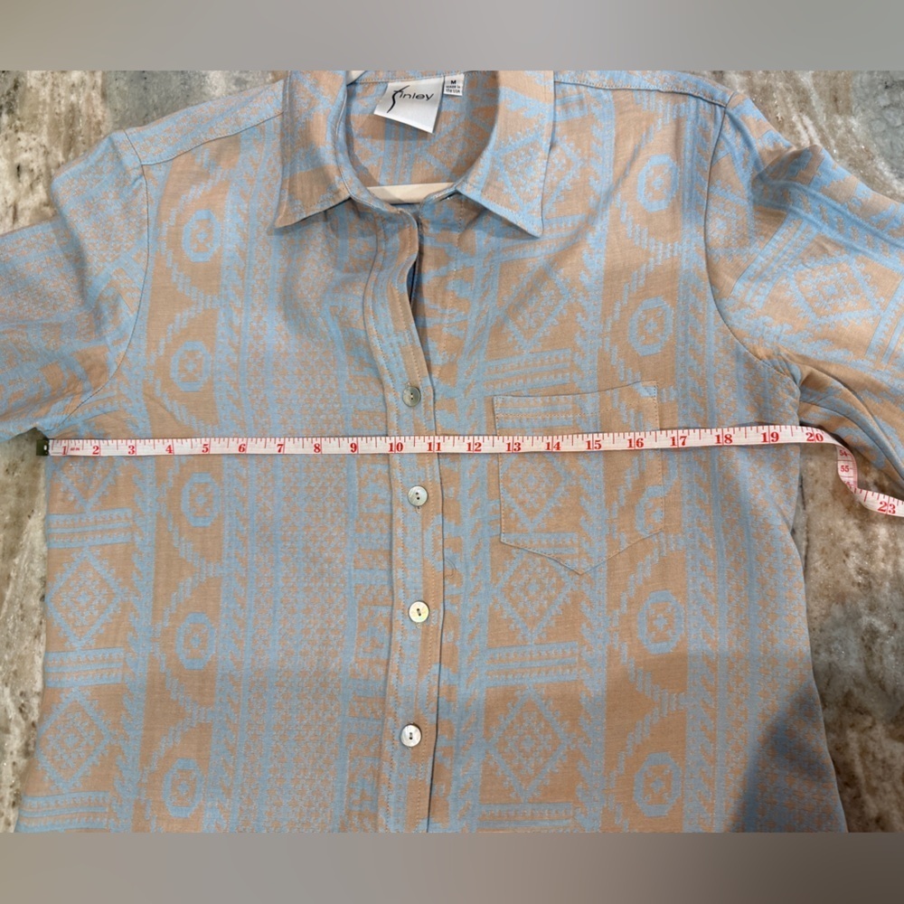 Women’s FINLEY Alex long sleeve button down Aztec jacquard print shirt. Size M - Picture 6 of 8